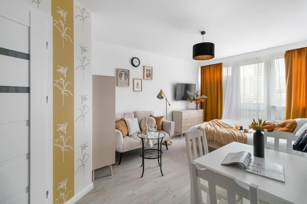 Air-Conditioned Downtown Oasis On Foot To Central Station Metro Smarttv Wifi Warszawa Exteriör bild